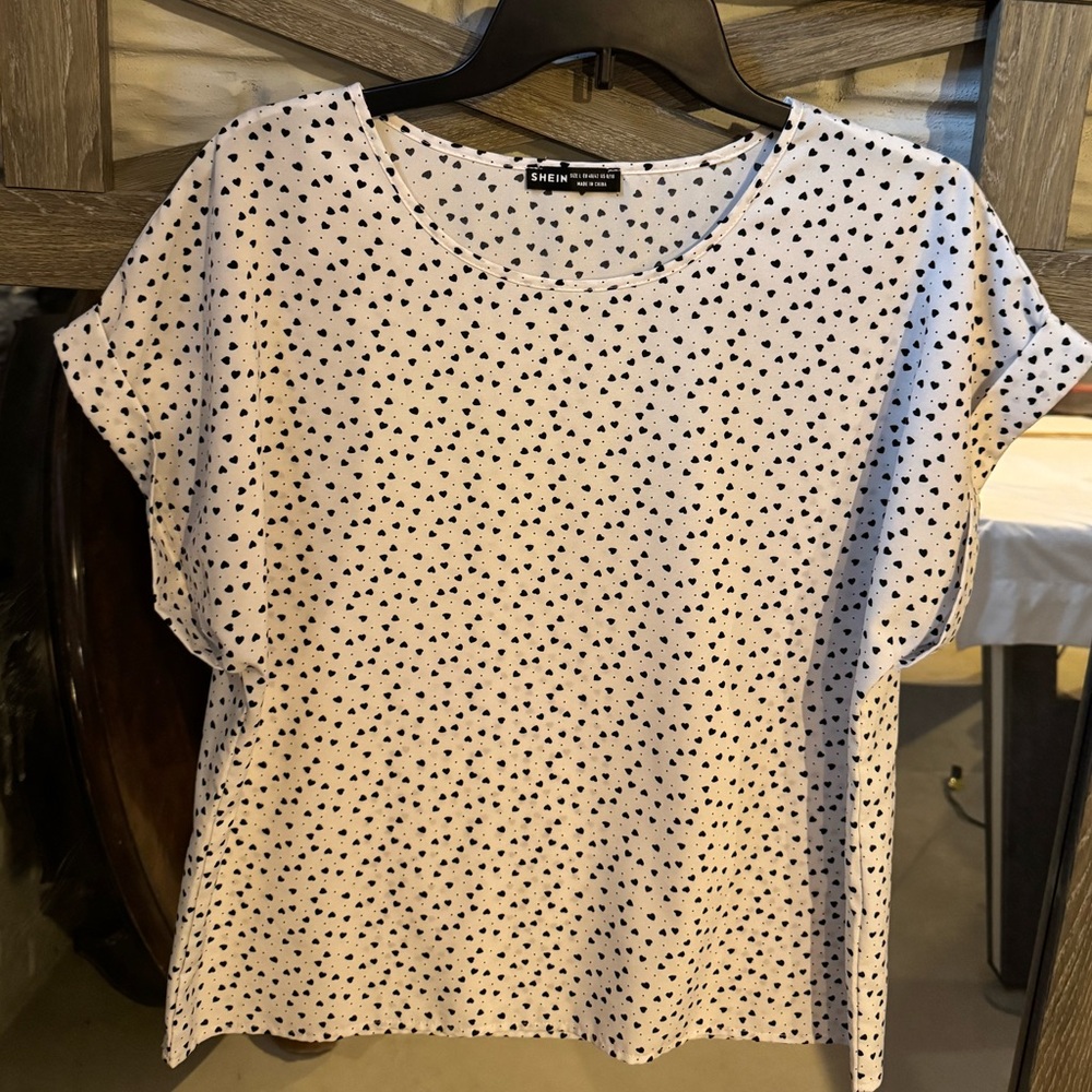 Shein Women’s Heart Pattern Shirt Size Large